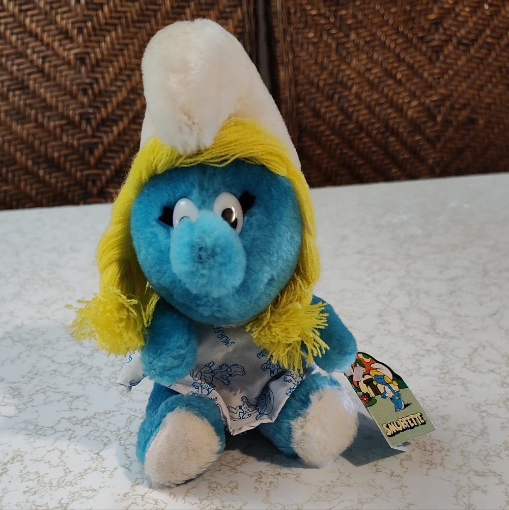 Peyo 1981 Smurfette Plush